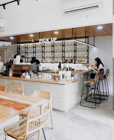 Old Ben's Garage & Coffee